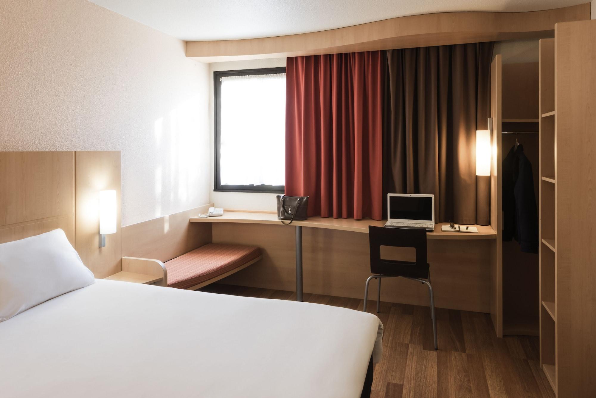 B&B Hotel Le Mans Centre Cathedrale Екстериор снимка
