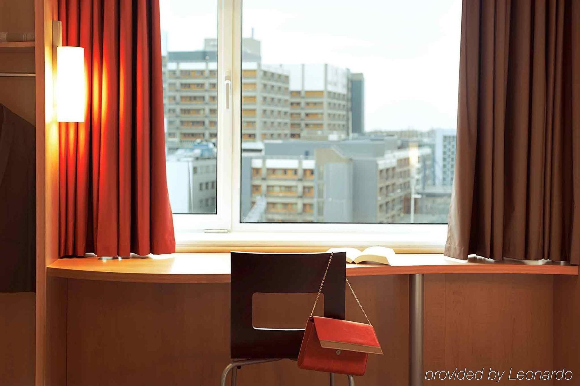 B&B Hotel Le Mans Centre Cathedrale Екстериор снимка