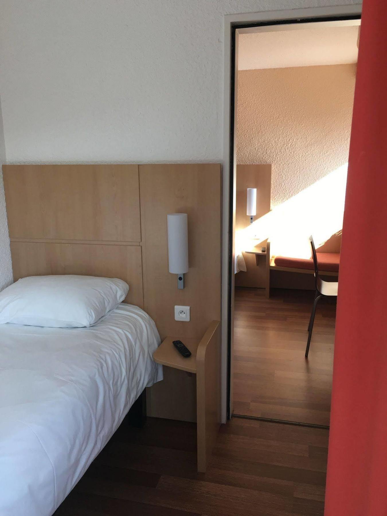 B&B Hotel Le Mans Centre Cathedrale Екстериор снимка